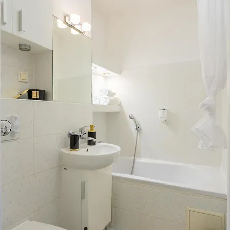 Urban - Great Location - Center - Zelazna 华沙