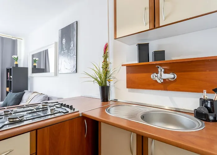 Urban - Great Location - Center - Zelazna Apartman Varsó
