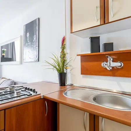 Close - żelazna Apartament Warszawa